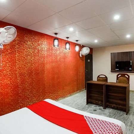 Oyo 72993 Hotel The Gold Faridabad Eksteriør billede
