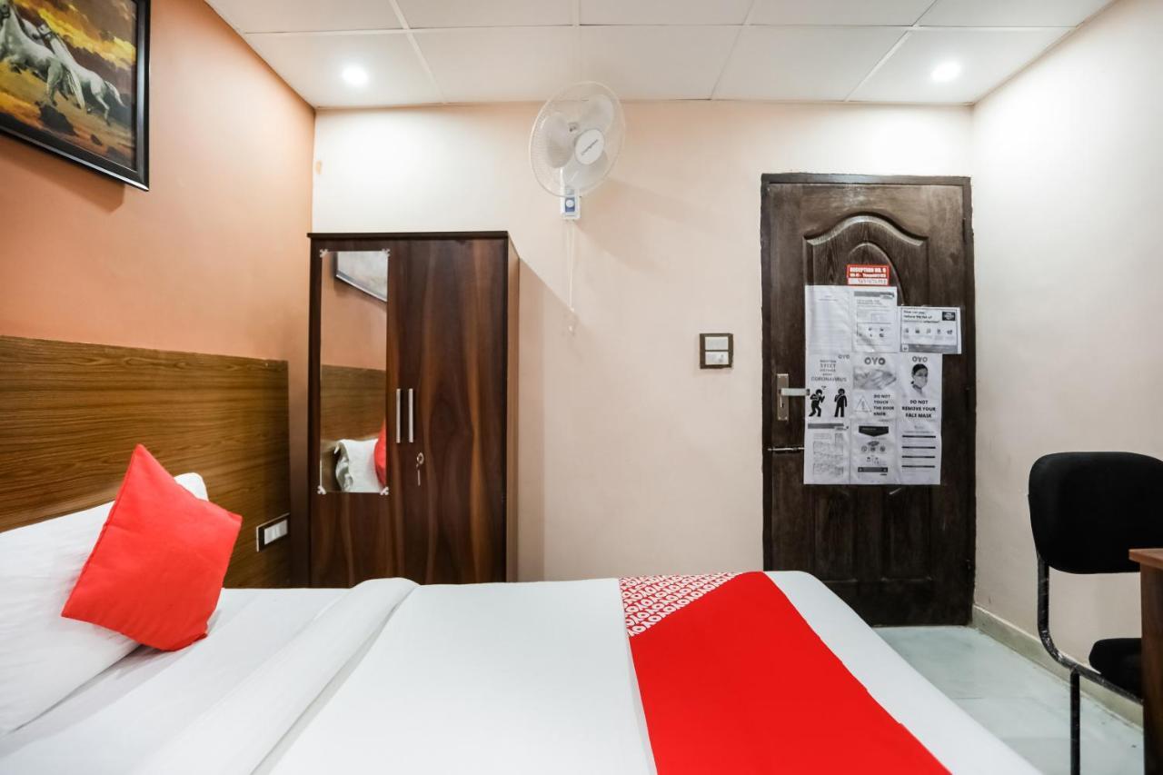 Oyo 72993 Hotel The Gold Faridabad Eksteriør billede