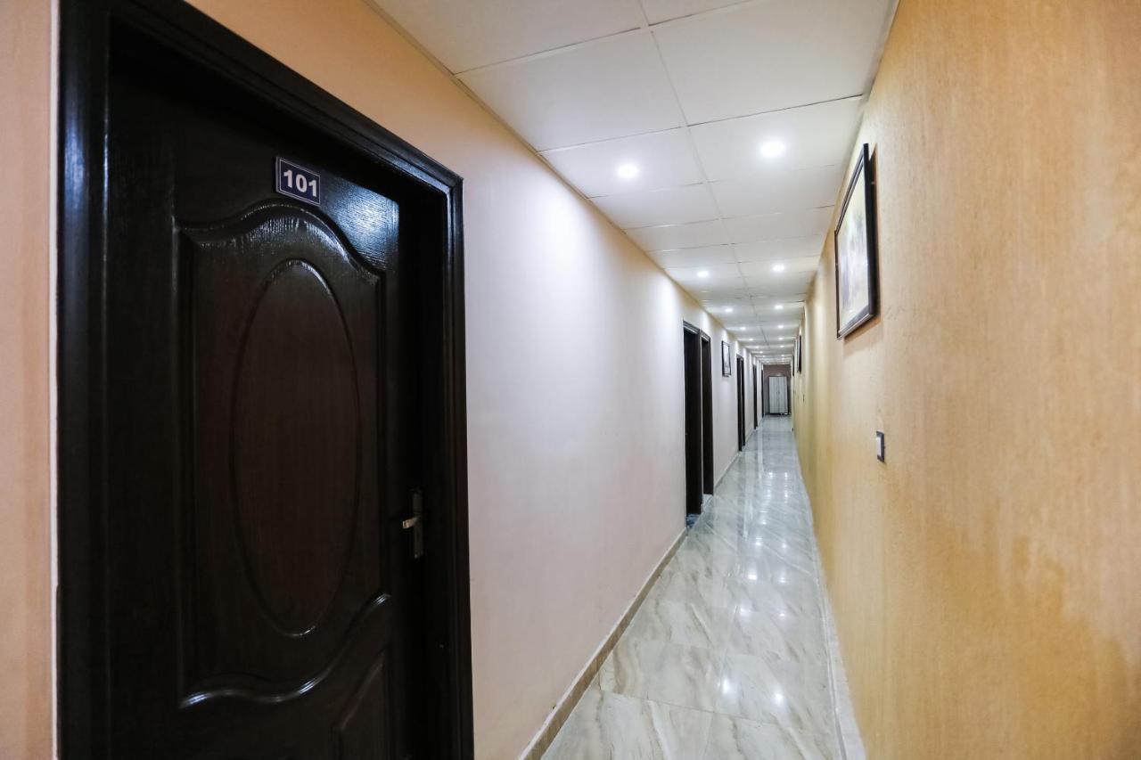 Oyo 72993 Hotel The Gold Faridabad Eksteriør billede